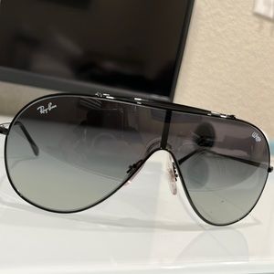 Ray bands wings collection